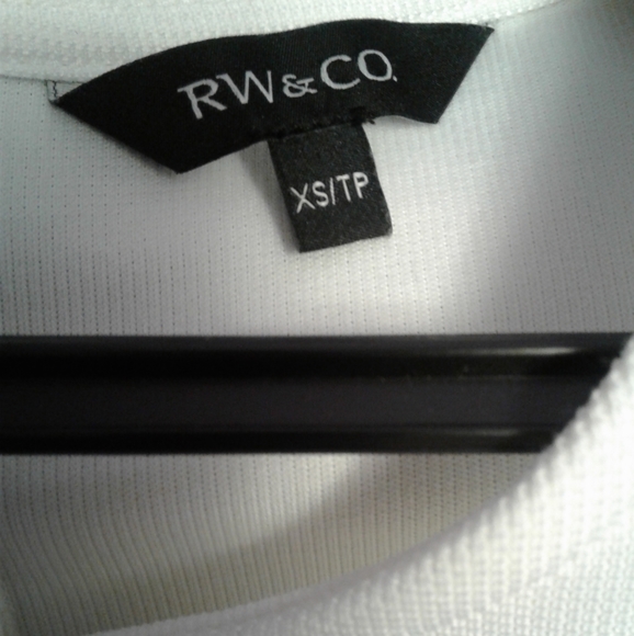 WHITE RW&CO PEPLUM TOP - Picture 3 of 3